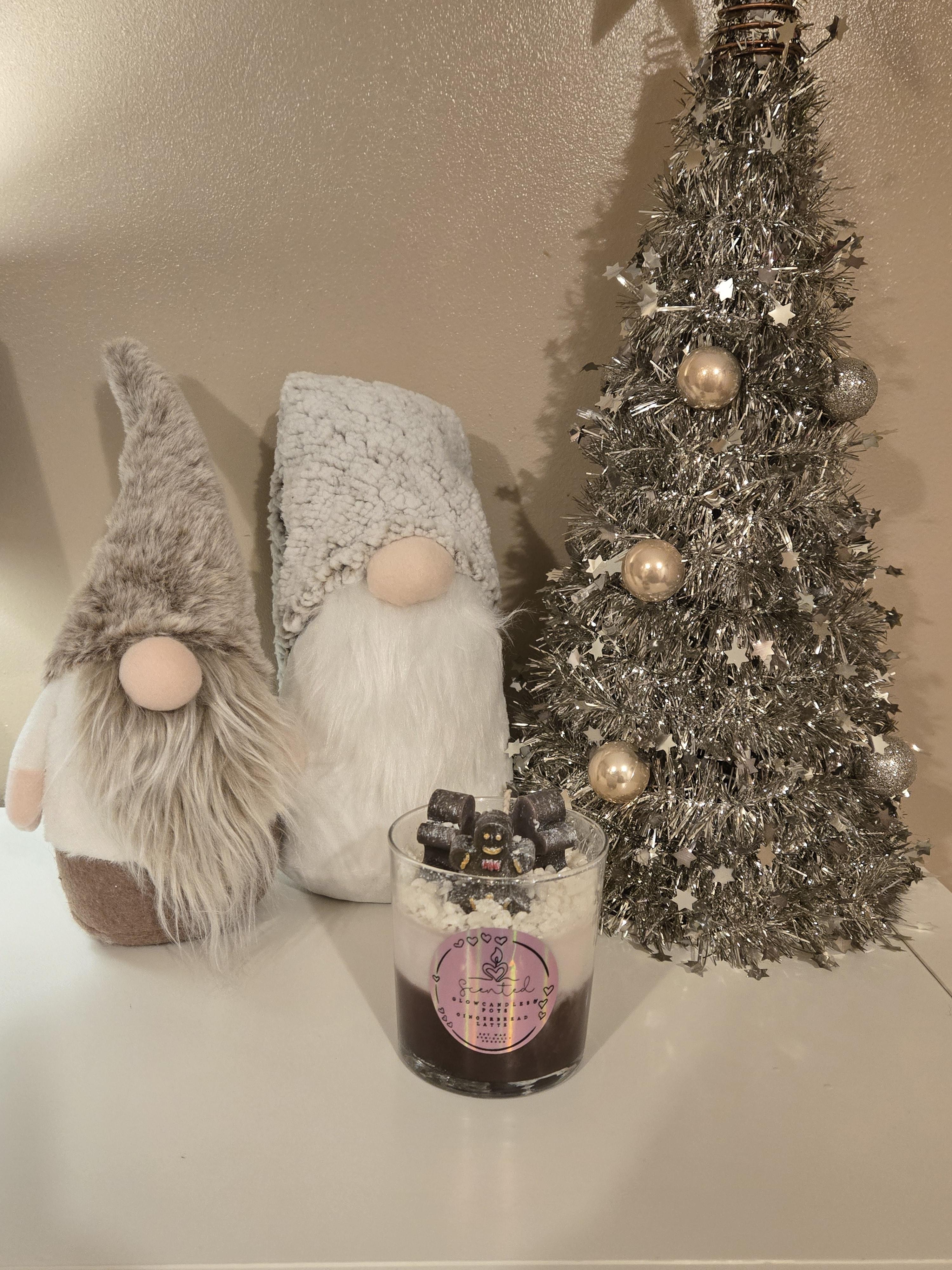 Three Little Gingerbread Men Latte Candle, a cosy festive candle topped with three adorable gingerbread men. Perfect for Christmas vibes.