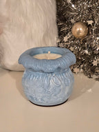 A so sweet blue marble effect stocking pot, handmade & filled with our indulgent Hot Chocolate & Macaroon soy candle wax. A charming festive treat that brings cosy warmth, rich sweetness, & adorable holiday vibes to any space.