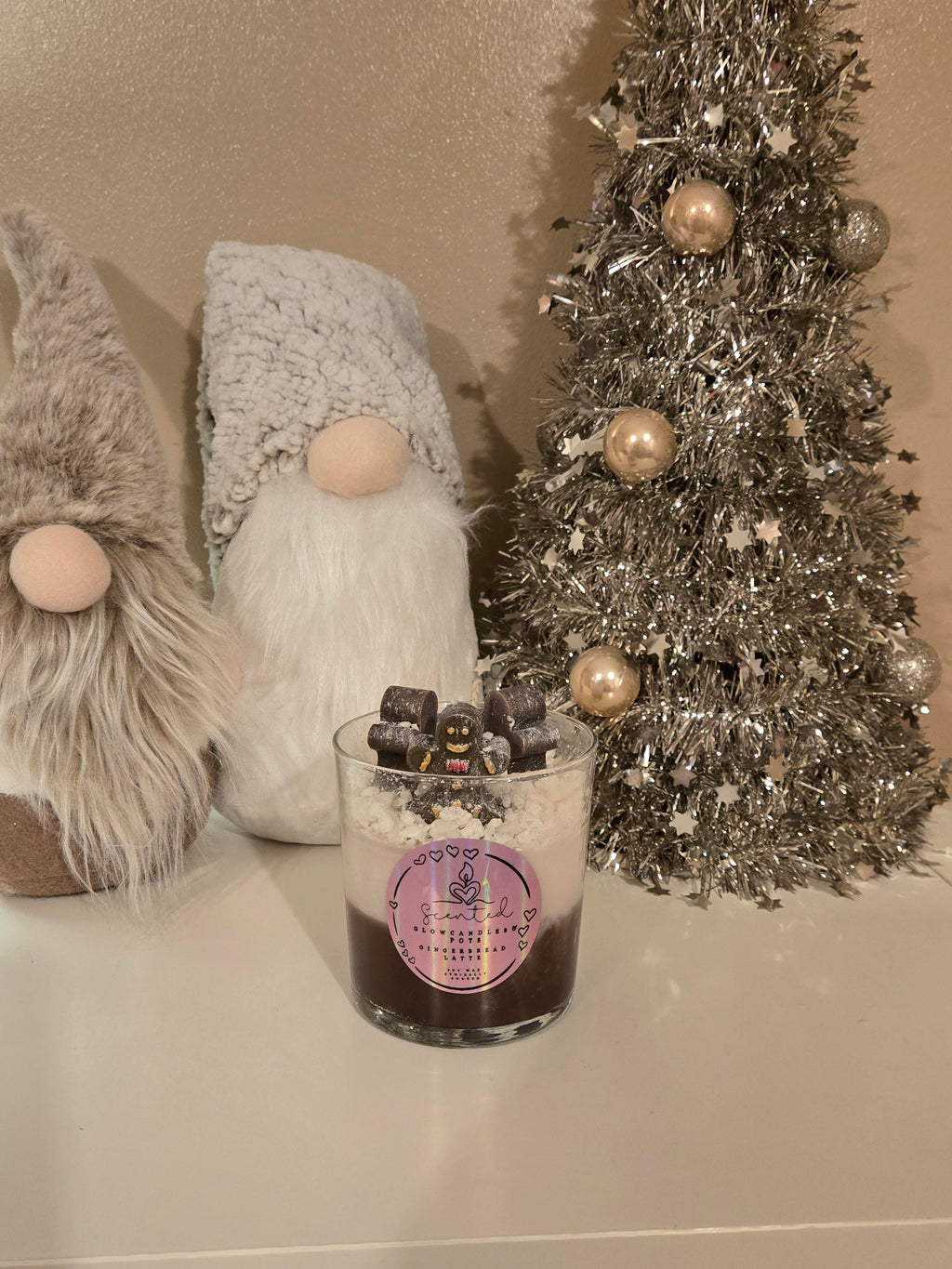 Three Little Gingerbread Men Latte Candle, a cosy festive candle topped with three adorable gingerbread men. Perfect for Christmas vibes.