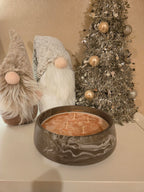 A stunning handmade pot in a coade inspired, (brown/grey) & white marble effect, carefully filled with our rich Coffee Cake soy wax for a warm, cosy & indulgent scent that feels like freshly baked cake straight from the over.